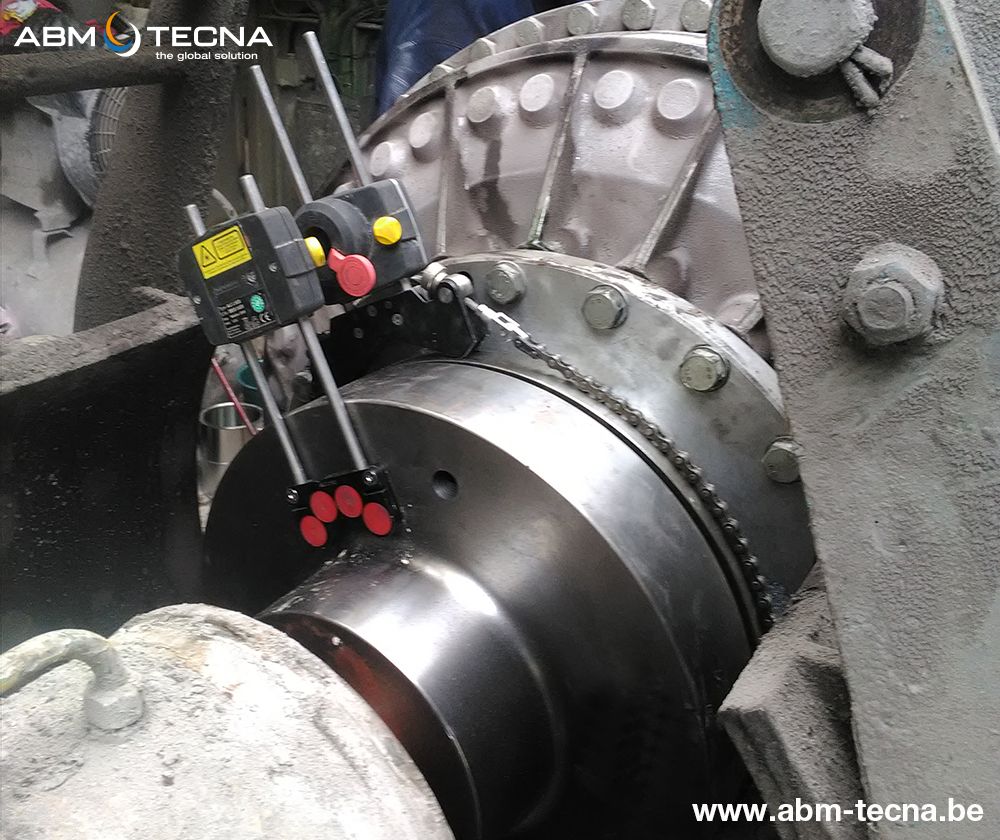 Alignement laser des axes d'entrainement et de l'accouplement FLENDER