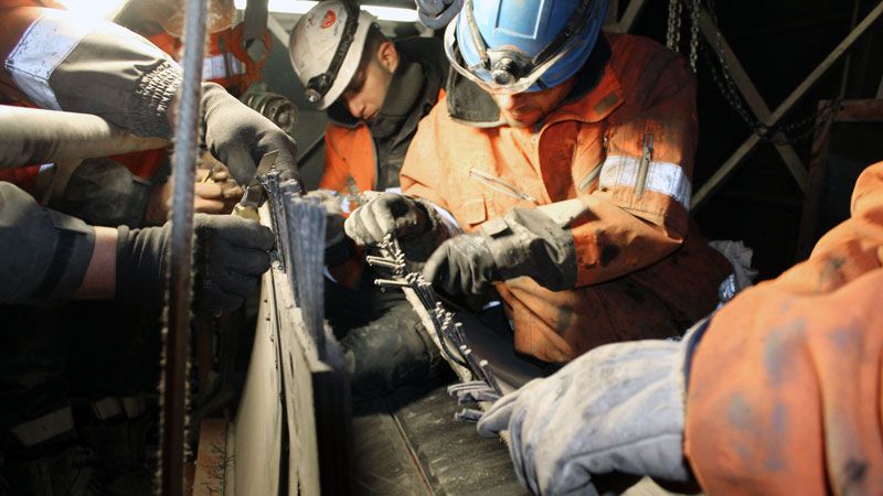 Travaux sur une bande métal Beumer