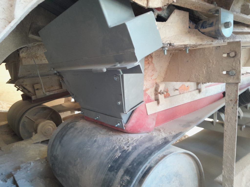 Une extension d'auge pour solutionner un problème de colmatage et de débordement