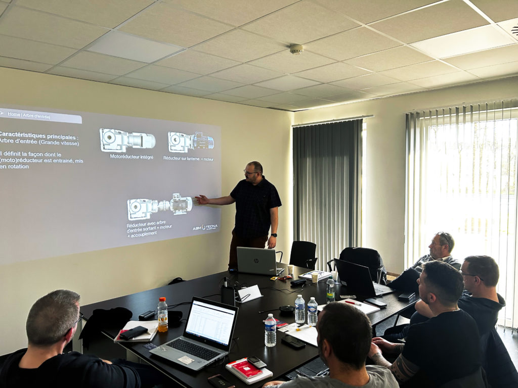 ABM-TECNA forme sa clientèle pour maximiser leurs compétences et leur efficacité
