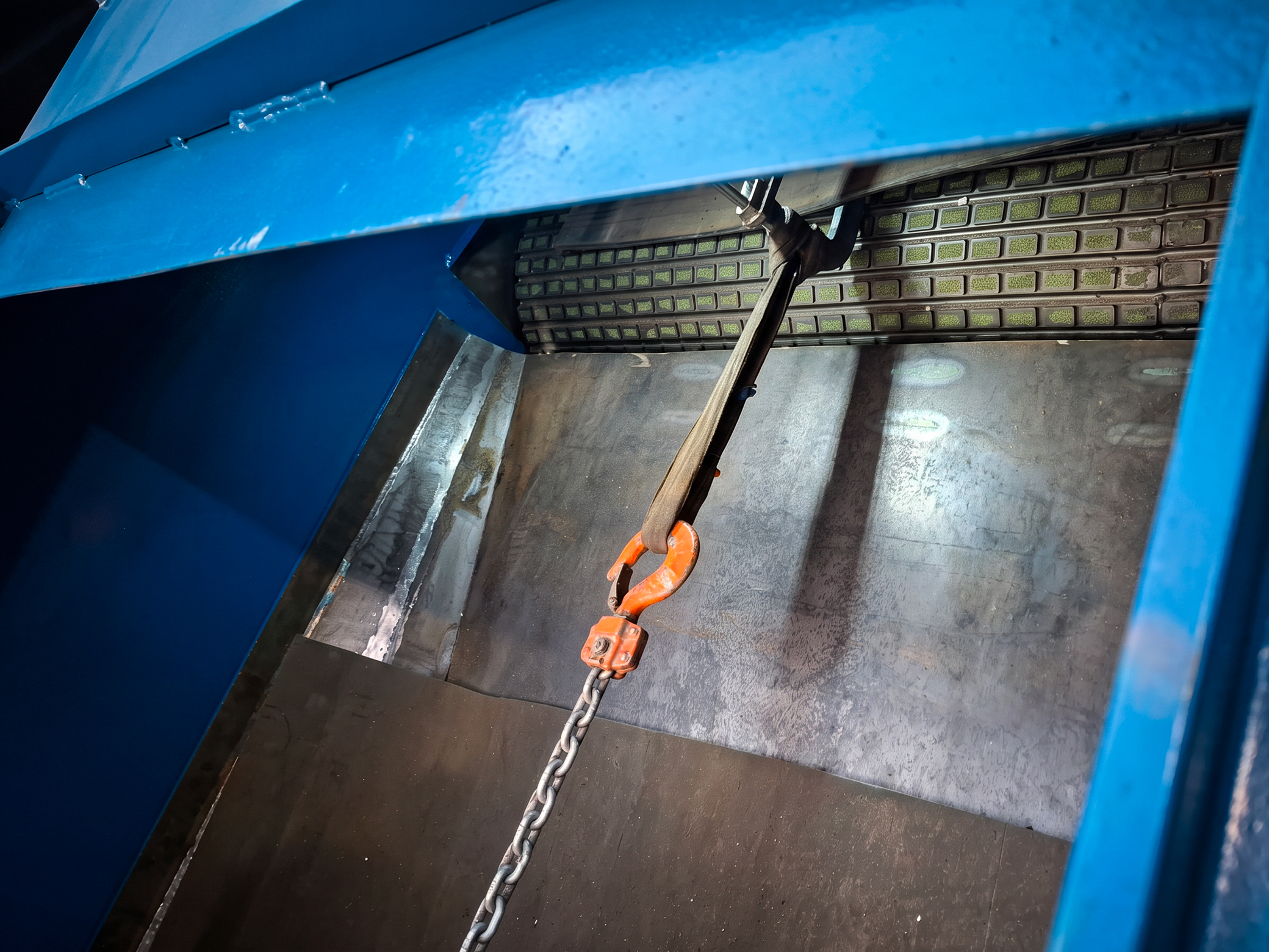 Remplacement sur mesure d&rsquo;un sol de glisse pour convoyeur industriel